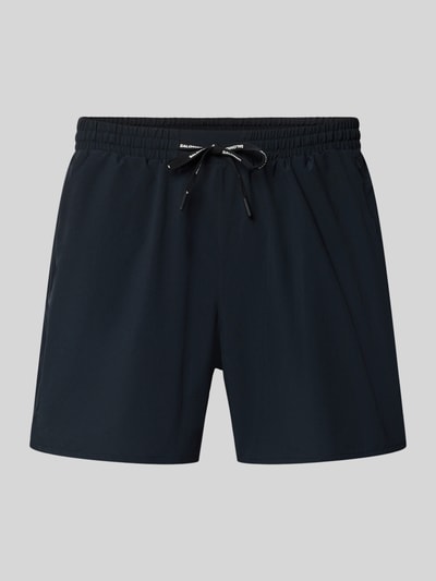 Produktfoto, Shorts mit elastischem Bund und Tunnelzug von Salomon in Schwarz mit Regular Fit, sichtbarem Logo, glatter Struktur, Vorderansicht
