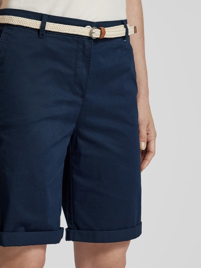 Christian Berg Woman Bermudas in unifarbenem Design mit Gürtel Dunkelblau 3