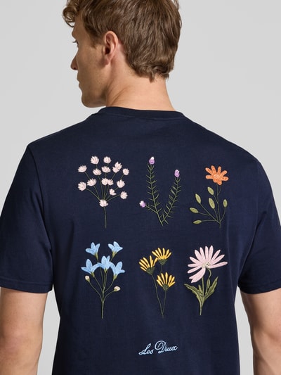 Les Deux T-Shirt mit floralen Stitchings Modell 'Wild Flower' Marine 3