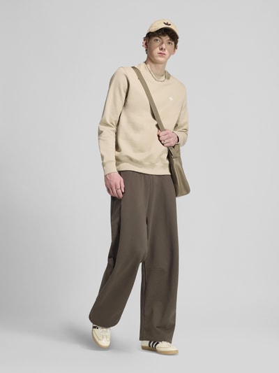 adidas Originals Bluza o kroju regular fit z mieszanki bawełny Piaskowy 1