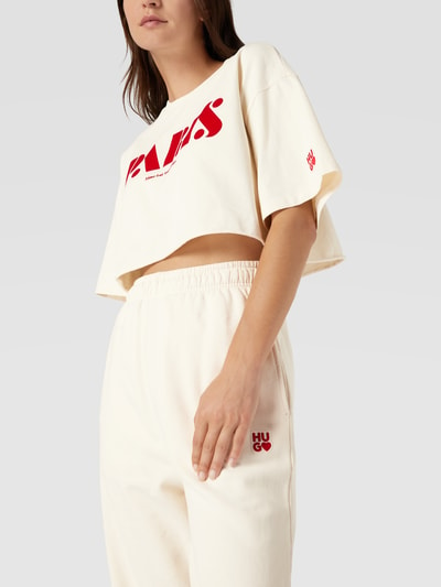 HUGO Cropped T-Shirt mit Label-Print Modell 'Detera' Ecru 3