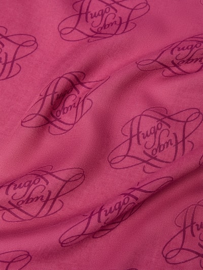 Produktfoto, chusta z mieszanki modalu i bawełny model 'Alycia' od HUGO w kolorze malinowym z nadrukiem logo, damska chusta od HUGO