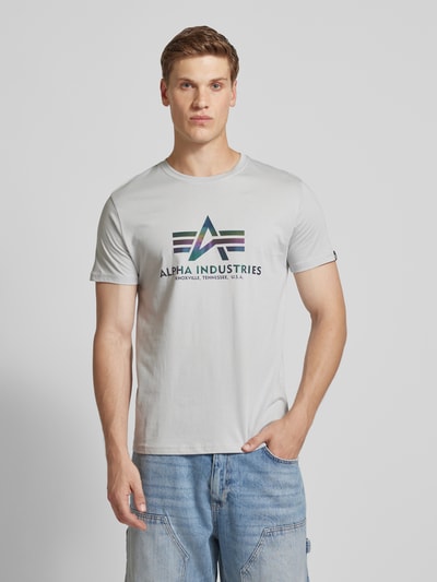 Alpha Industries T-Shirt mit Label-Print Modell 'Rainbow' Hellgrau 4