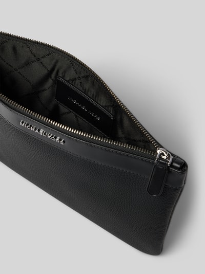 Produktfoto, Travel Pouch aus echtem Leder von Michael Kors, schwarz, Reißverschluss, Logo, Strukturmuster, 30×19×2 cm, Herren-Accessoire