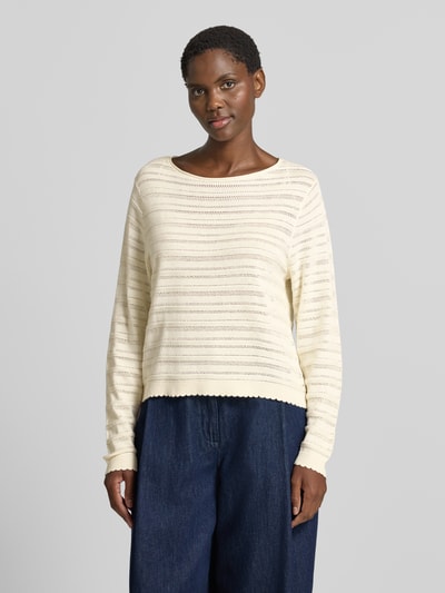 Kobiece modelka nosi Relaxed Fit Pullover aus Baumwoll-Mix od Tom Tailor Denim, bluzka z długim rękawem; widok całej sylwetki z przodu