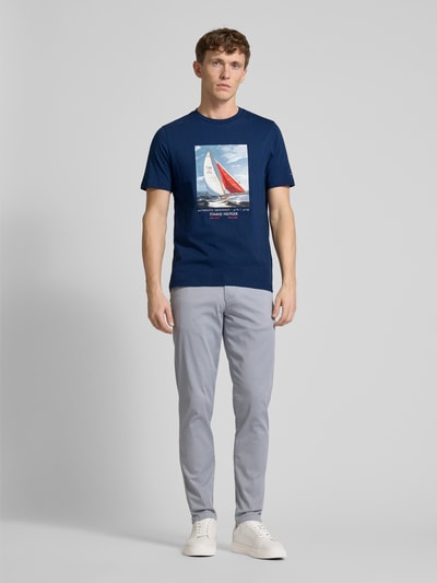 Tommy Hilfiger T-Shirt mit Motiv- und Label-Print Blau 1