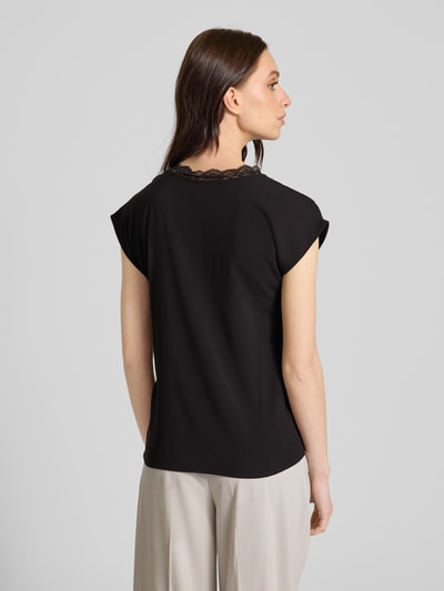 VERO MODA Top bluzkowy o kroju regular fit z dekoltem w serek model ‘BELLA’ Czarny 5