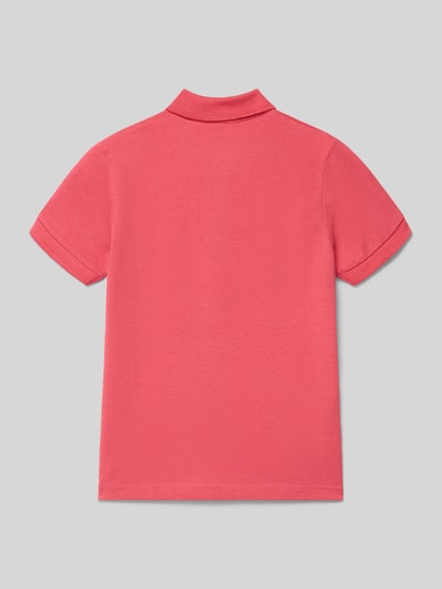 Produktfoto, Poloshirt aus Baumwolle von Mango in kräftigem Pink, gerader Schnitt, Kurzärmel, Rückenlänge 42 cm bei Größe 116