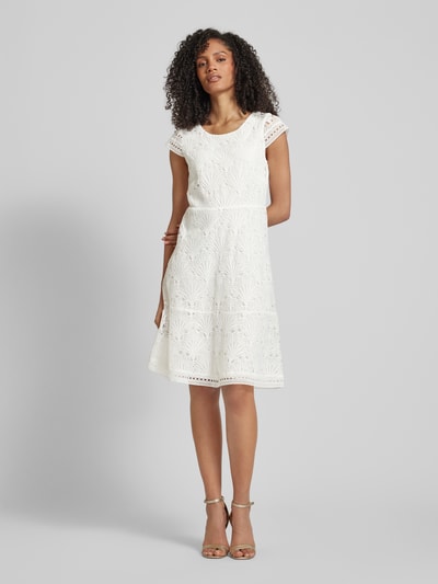 comma Knielanges Kleid mit Häkelspitze Offwhite 1