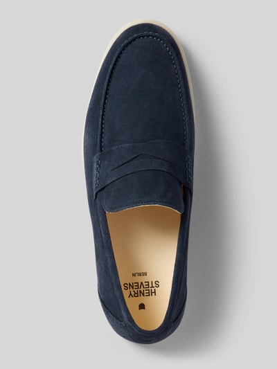 Produktfoto, dunkelblauer Loafer aus Leder Modell 'Elia' von Henry Stevens, abgerundete Spitze, Schlupfform, strukturierte Oberfläche