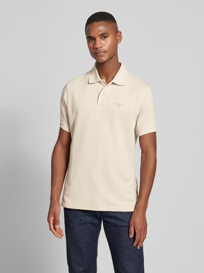 Barbour Slim Fit Poloshirt mit Label-Stitching Sand 4