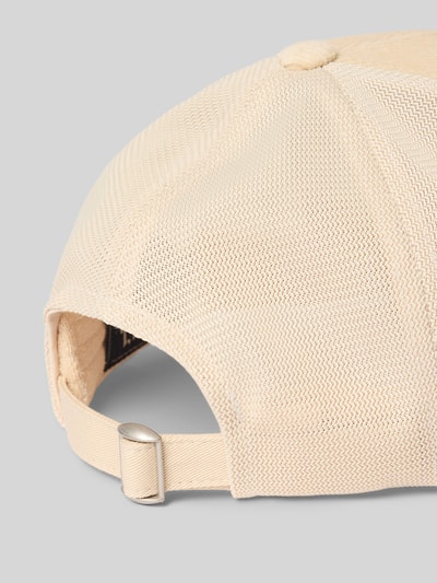 Produktfoto, Trucker Cap aus Baumwoll-Mix Modell 'CASQUETTE' von Von Dutch in Beige, Mesh-Rückseite, verstellbarer Riegel, Label-Stitching, Ripp-Optik