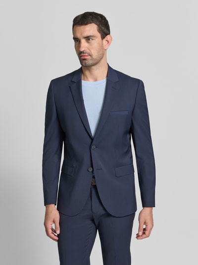 Męski model nosi Super Slim Fit Anzug aus Woll-Mix Modell 'ARTI/HESTEN' von HUGO, jednokolorowy, materiał: mieszanka wełny, Ganzkörperansicht von vorne.