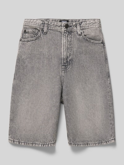 Produktfoto, Jeansshorts mit Eingrifftaschen Modell 'IRON' von Jack & Jones aus reiner Baumwolle, grauer Farbton, Regular Fit, sichtbare Waschung, strukturierte Oberfläche, mittellanger Schnitt, für Kinder, Bundweite 35 cm, Innenbeinlänge 23 cm.