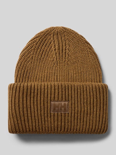 Produktfoto, Beanie in Strick-Optik mit Logo-Patch von Helly Hansen in Braun, Strukturmuster, fixierter Bund, Herren Accessoire
