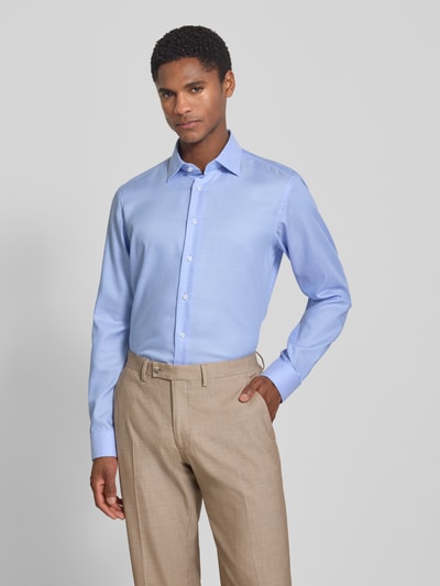 Christian Berg Men Regular Fit Business-Hemd mit Strukturmuster und Kentkragen Bleu 4