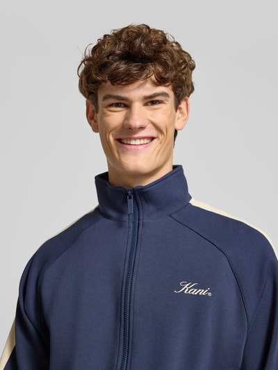 KARL KANI Sweatjacke mit Label-Print und Eingrifftaschen Dunkelblau 3