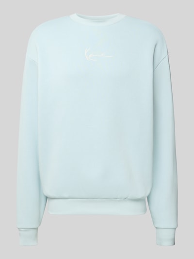 Produktfoto, Sweatshirt mit Label-Stitching von KARL KANI aus Baumwoll-Mix in Hellblau, lockerer Schnitt, gerippte Abschlüsse, Rundhalsausschnitt.