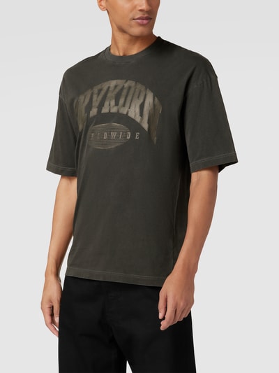 Drykorn T-Shirt mit Label-Print Modell 'Hunt' Mittelgrau 4