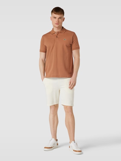 Lacoste Classic fit poloshirt met labelapplicatie Hazelnoot - 1