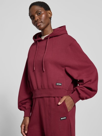 ROTATE Cropped Hoodie mit Logo-Patch Bordeaux 3