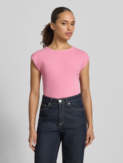 Frauenmodel trägt Regular Fit T-Shirt aus Baumwoll-Mix von Tom Tailor Denim, Optik: Unifarben, Rundhals, Kurzarm, Nahaufnahme Oberkörper