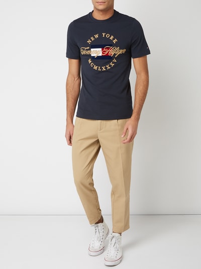 Tommy Hilfiger T-shirt o kroju relax fit  z aplikacją z logo Granatowy 1