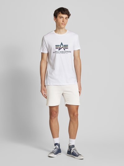 Alpha Industries Sweatshorts mit elastischem Bund und Tunnelzug Hellgrau 1