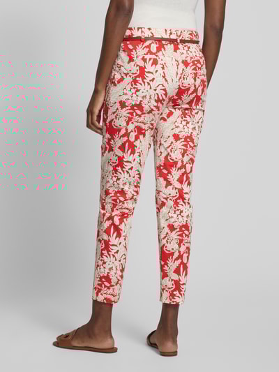 Christian Berg Woman Slim Fit Stoffhose mit Gürtel Rot 5