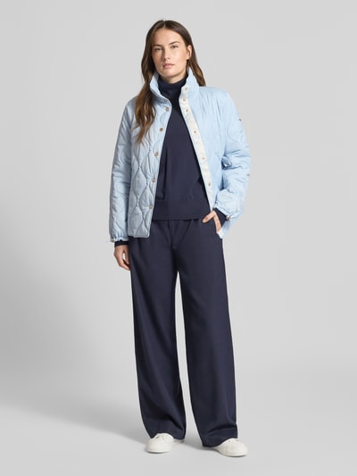 Christian Berg Woman Selection Regular Fit Steppjacke mit gefüttertem Stehkragen Hellblau 1