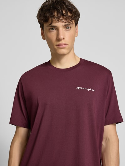 CHAMPION T-Shirt mit Logo-Stitchings und Rundhalsausschnitt Bordeaux 3