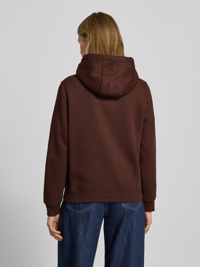 Tommy Jeans Regular Fit Hoodie aus Baumwoll-Mix Schoko 5
