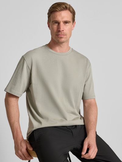Lindbergh T-shirt o kroju oversized z okrągłym, prążkowanym dekoltem Khaki 3