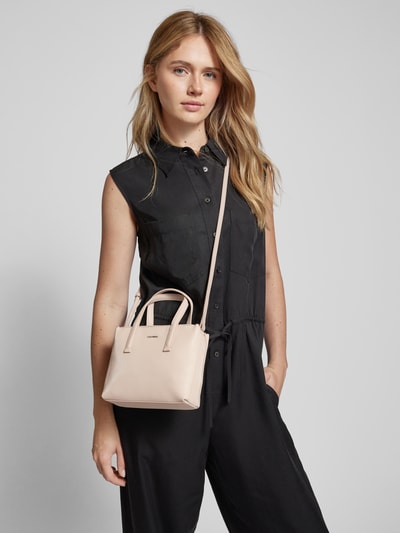 CK Calvin Klein Tote Bag mit Label-Applikation Modell 'CK MUST' Stein 1