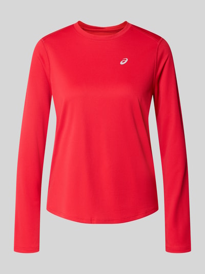 Produktfoto, Regular Fit Longsleeve mit Logo-Print Modell 'CORE LS' von ASICS in leuchtendem Rot mit Rundhalsausschnitt, glatte Textur. Damen Longsleeve mit reinem Kaschmir-Innenfutter, Rückenlänge 61 cm in Größe S.