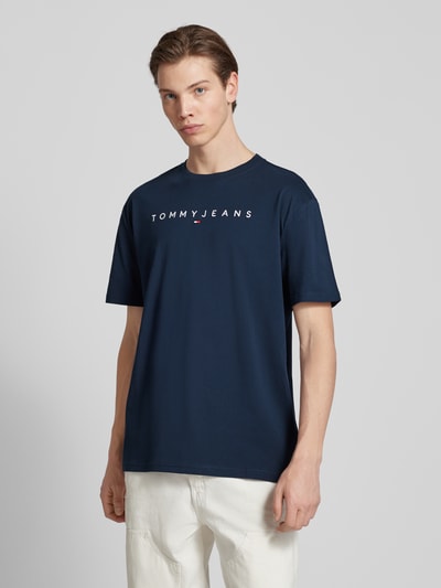 Tommy Jeans T-shirt o kroju regular fit z wyhaftowanym logo Granatowy 4