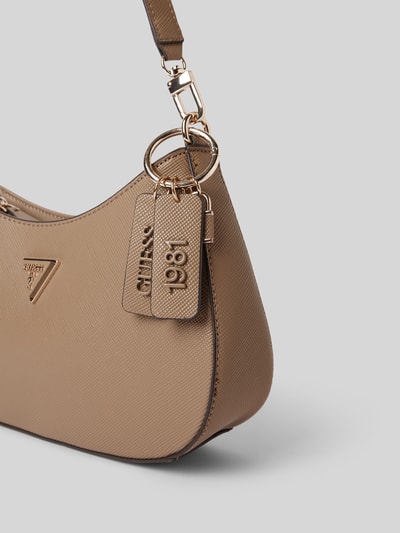 Guess Handtasche mit Label-Anhänger Modell 'NOELLE' Taupe 3