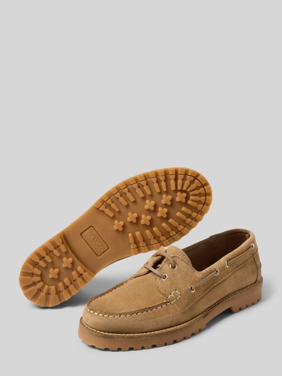Produktfoto, Loafer aus echtem Leder in Velours-Optik von BIANCO, beigefarben, abgerundete Passform, profilierte Sohle, Absatzhöhe 3 cm, Schafthöhe 6 cm, Schaftweite 12 cm
