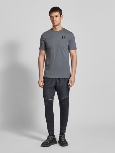 Under Armour T-Shirt mit Label-Print Anthrazit 1