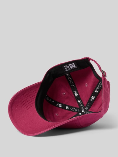 New Era Basecap mit Motiv-Stitching Modell 'MINI WASHED 9TWENTY®' Kirsche 2