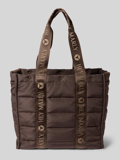 Produktfoto, Shopper mit Steppnähten Modell 'Best Buddy' von Hey Marly aus braunem Material, breite Schulterriemen mit Logo, Allover-Leo-Print, Reißverschlussfach innen, rechteckige Form, leicht glänzende Textur, Maße Größe 1: 41x36x19 cm, Schulterriemen 62 cm.