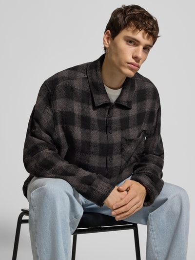 REVIEW Karohemd in verkürztem Schnitt mit Brusttasche Black 3