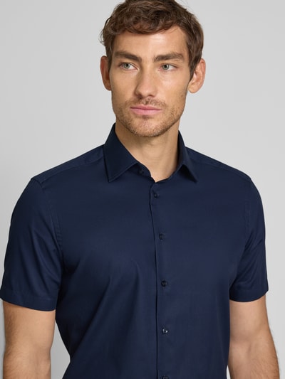 Christian Berg Men Regular Fit Business-Hemd mit Kentkragen Marine 3