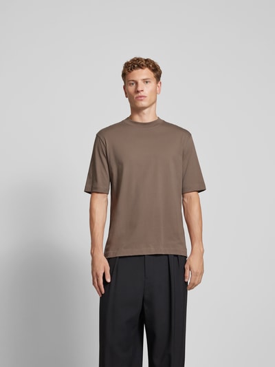 Filippa K T-Shirt mit geripptem Rundhalsausschnitt Taupe 4