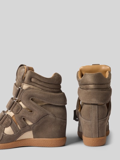 Produktfoto, Sneaker aus Leder-Mix Modell 'Mavis' von Steve Madden, braune und beige Farben, Keilabsatz, Klettverschluss, für Damen