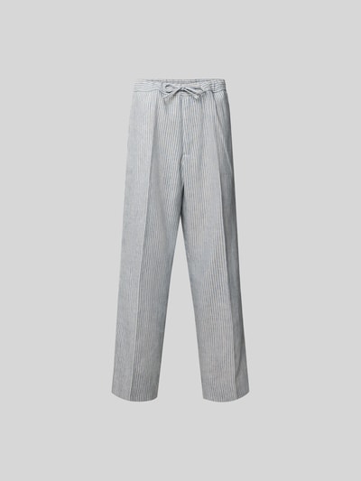 Produktfoto, spodnie materiałowe Wide Fit Stoffhose aus Leinen-Mix von Officine Générale, mieszanka lnu i bawełny, krój wide fit, elastyczny pas z tunelem, kanty, kieszeń z tyłu, długość wewnętrzna nogawki w rozmiarze 50: 79 cm, szerokość w rozmiarze 50: 45 cm, biało-niebieskie paski, proste nogawki, gładka tekstura