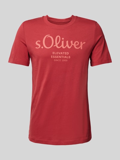 s.Oliver RED LABEL Regular Fit T-Shirt aus reiner Baumwolle mit großem Label Print Rot 2