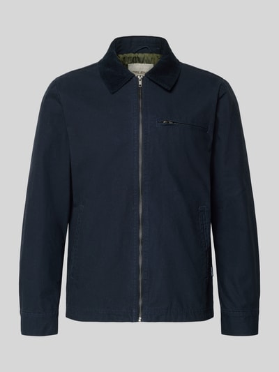 Produktfoto, Jacke mit Brusttasche Modell 'FONTANA' von Blend in Dunkelblau mit Umlegekragen, Reißverschluss und glatter Struktur, Regular Fit