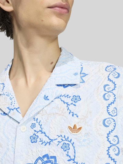 adidas Originals Relaxed Fit Freizeithemd aus Seersucker mit Logo-Stitching Hellblau 3