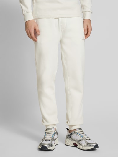 Calvin Klein Jeans Sweatpants mit Label-Stitching Offwhite 4